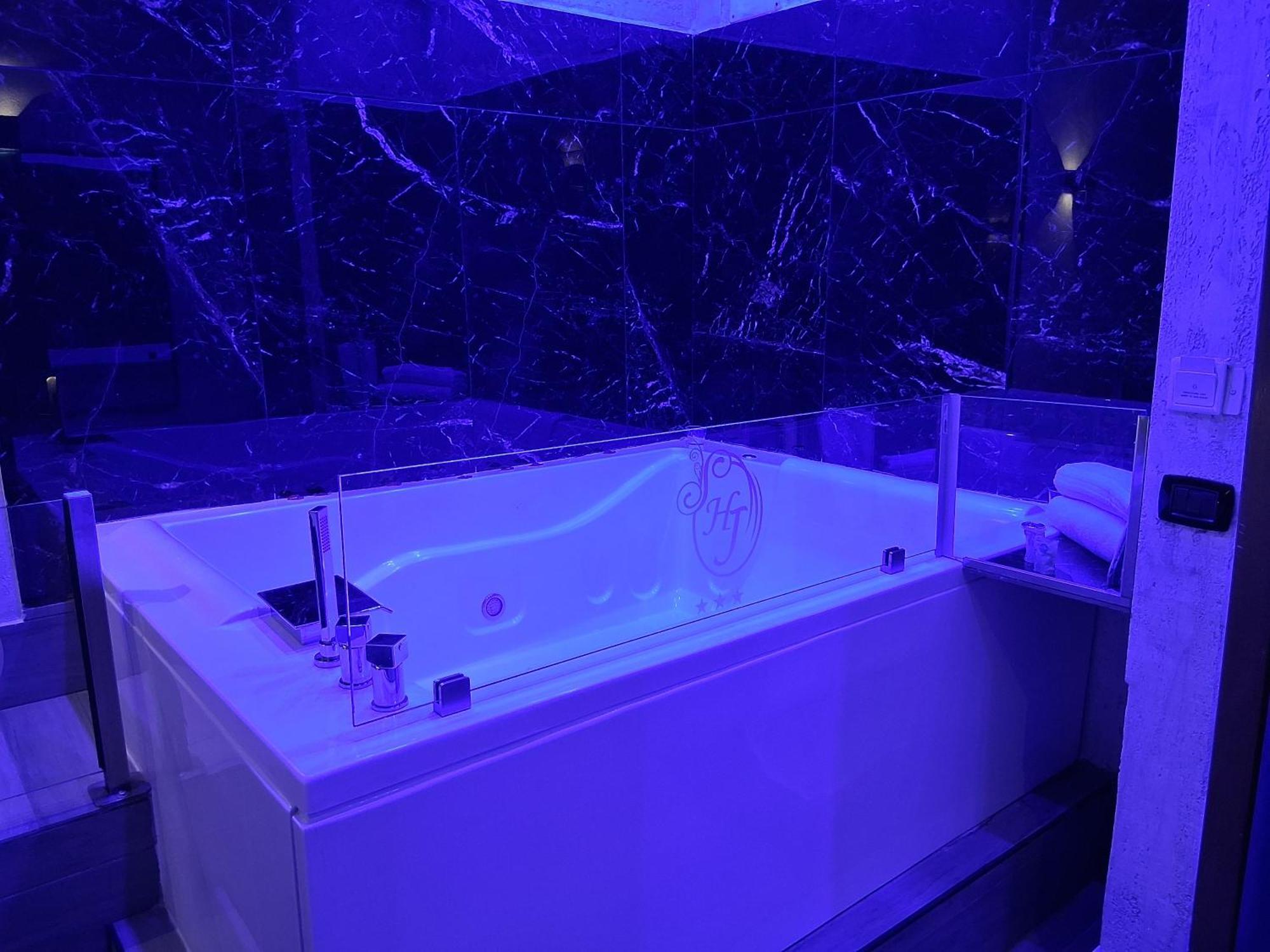 Hotel Joy Кастель Вольтурно Экстерьер фото