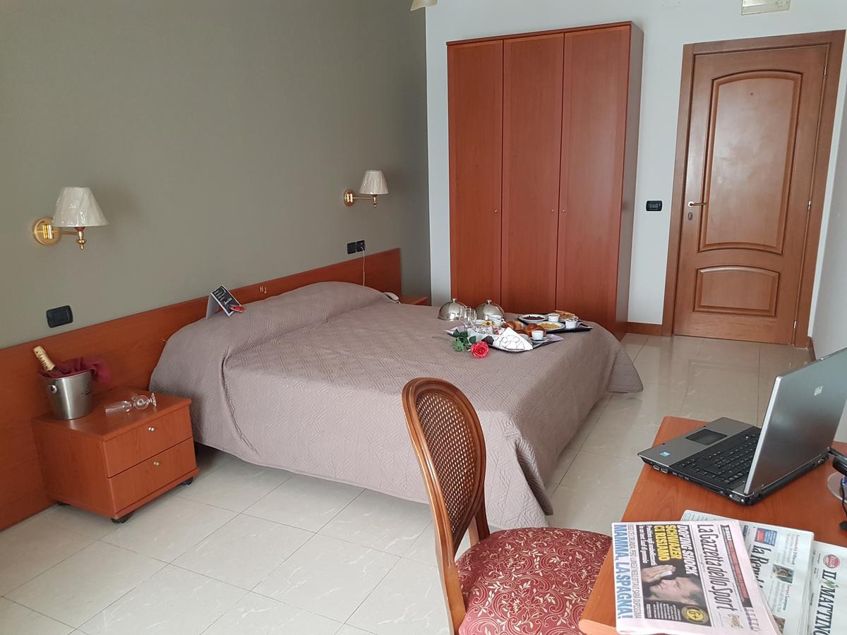Hotel Joy Кастель Вольтурно Экстерьер фото