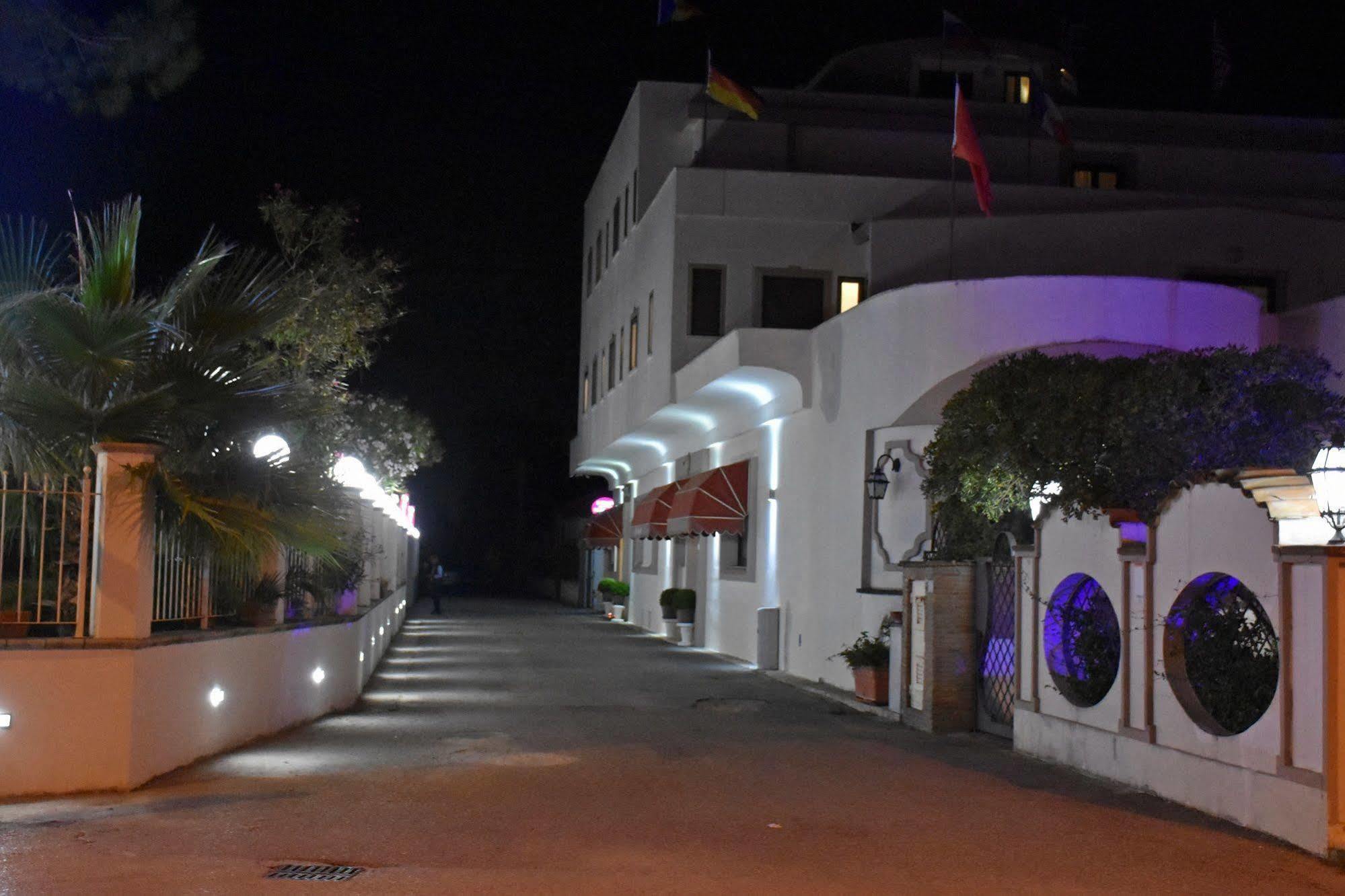 Hotel Joy Кастель Вольтурно Экстерьер фото
