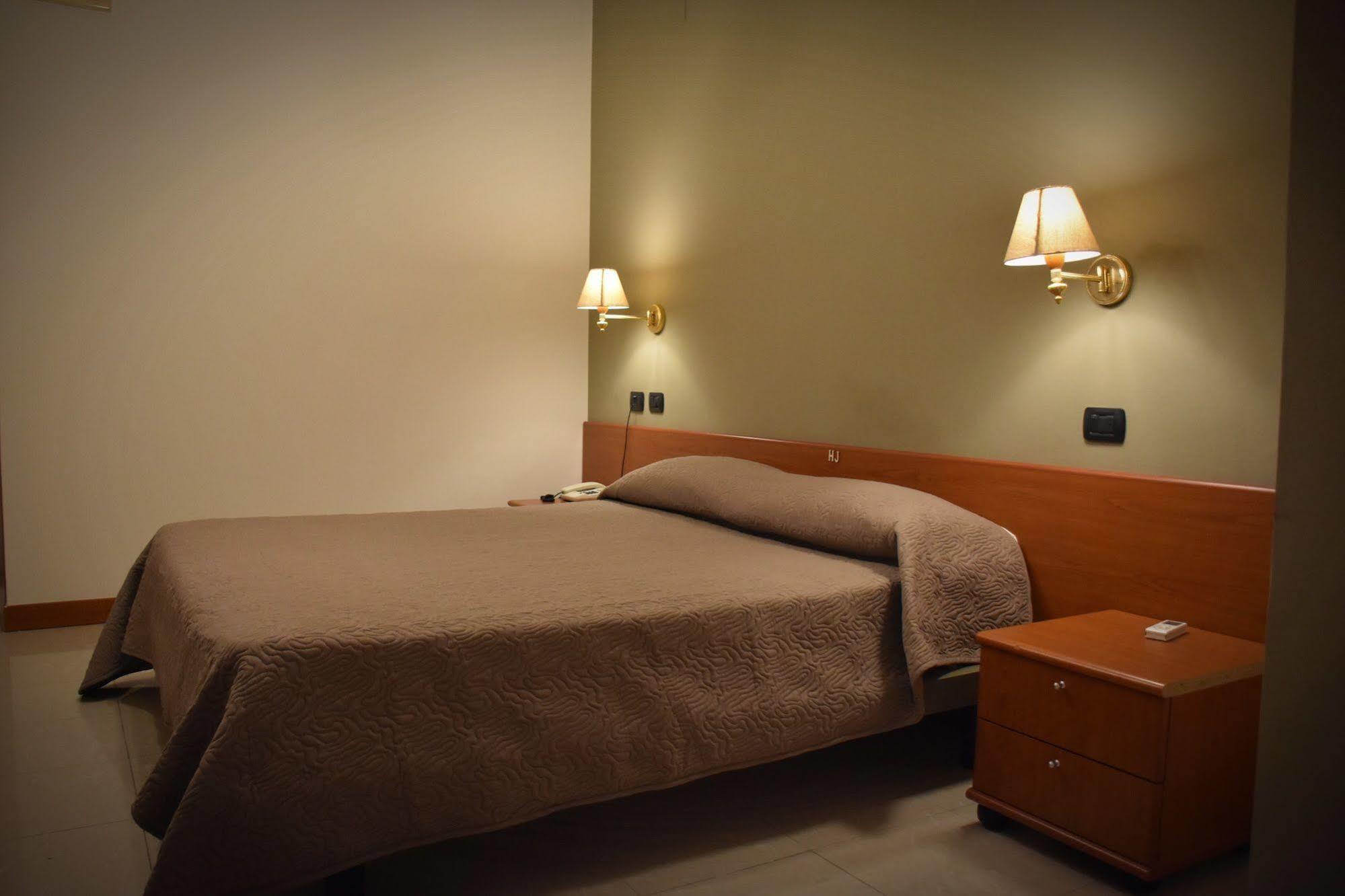 Hotel Joy Кастель Вольтурно Экстерьер фото