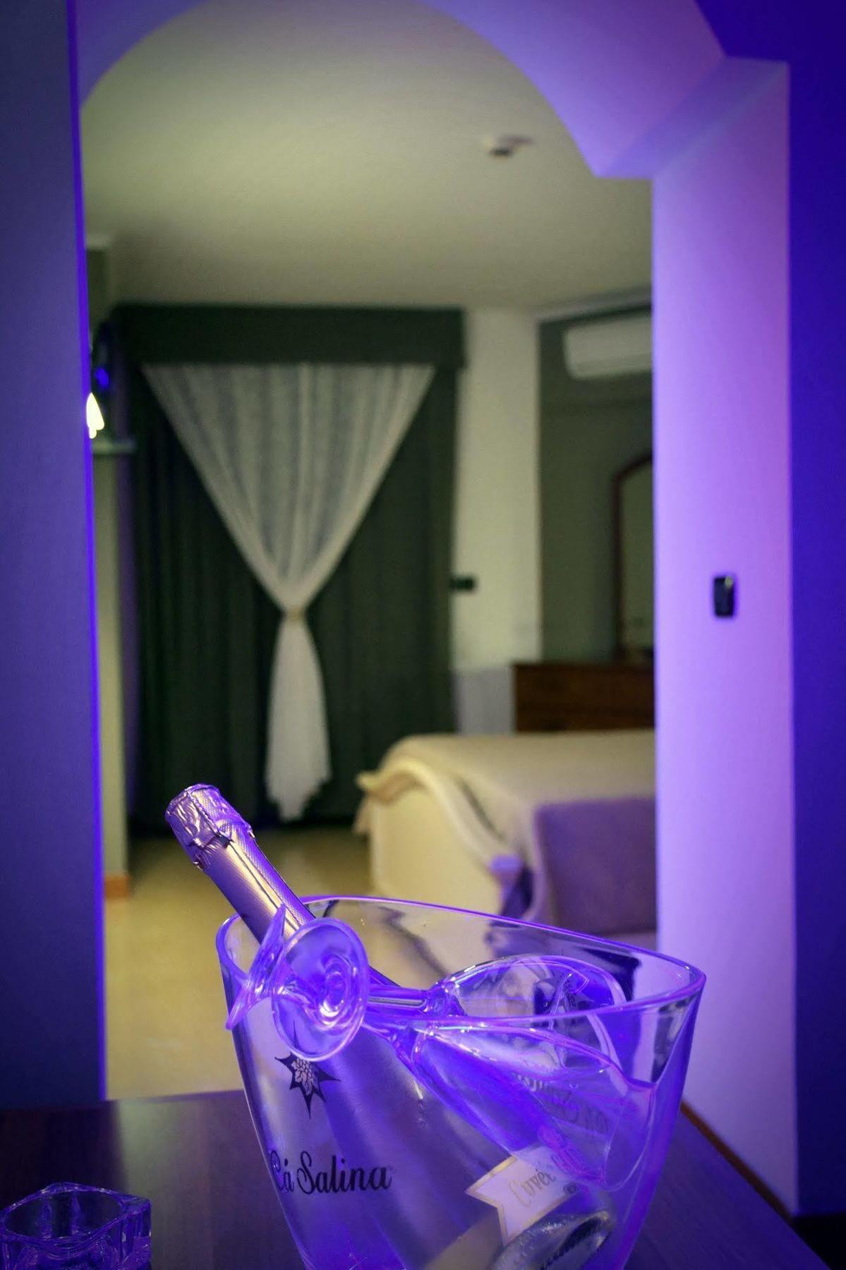 Hotel Joy Кастель Вольтурно Экстерьер фото